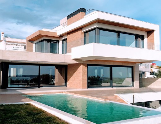 Modern 4 Bedroom House