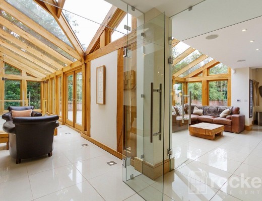 5-Bed House in Church Lane