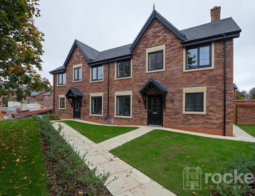4-Bed House in Newsam Close