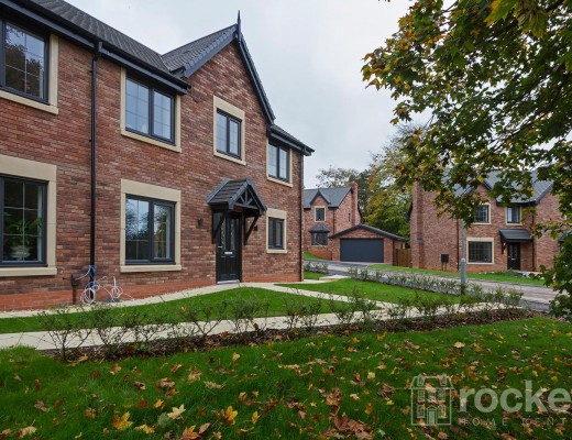 4-Bed House in Newsam Close