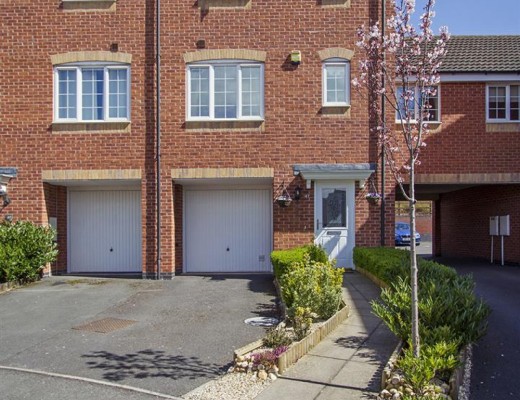 4-Bed House in Godwin Way
