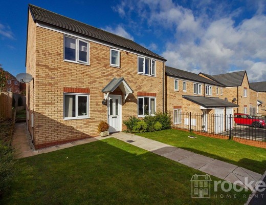 4-Bed House in Greylag Gate