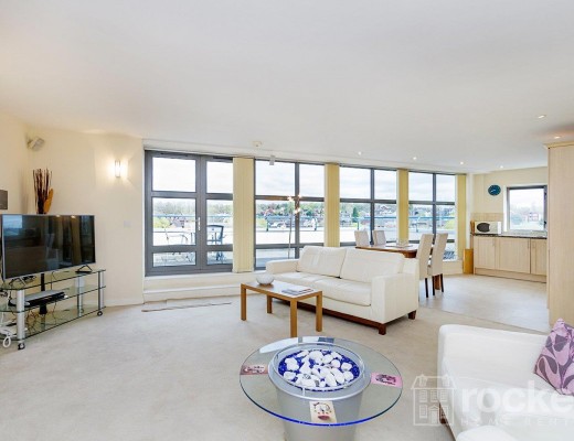 2-Bed Flat in Brunswick Court