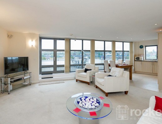 2-Bed Flat in Brunswick Court