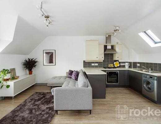 2-Bed Flat in Pioneer Way