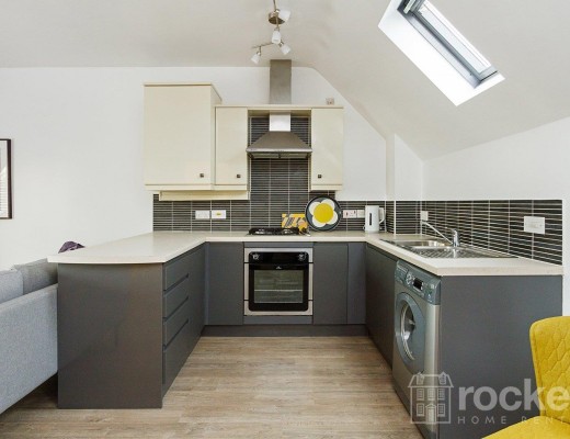 2-Bed Flat in Pioneer Way