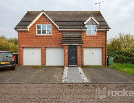 2-Bed Flat in Pioneer Way