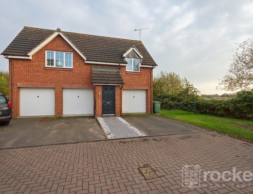 2-Bed Flat in Pioneer Way