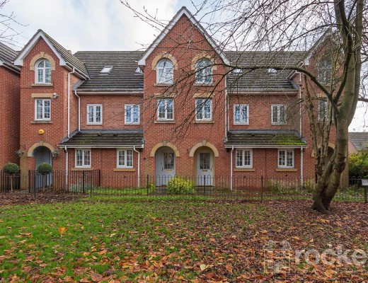 3-Bed House in London Road