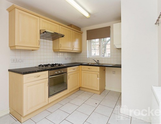 3-Bed House in London Road