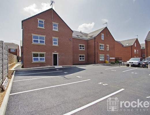 2-Bed Flat in Faulds Court