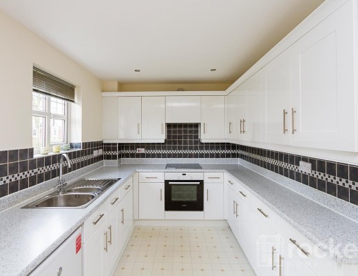 2-Bed Flat in St Georges Court